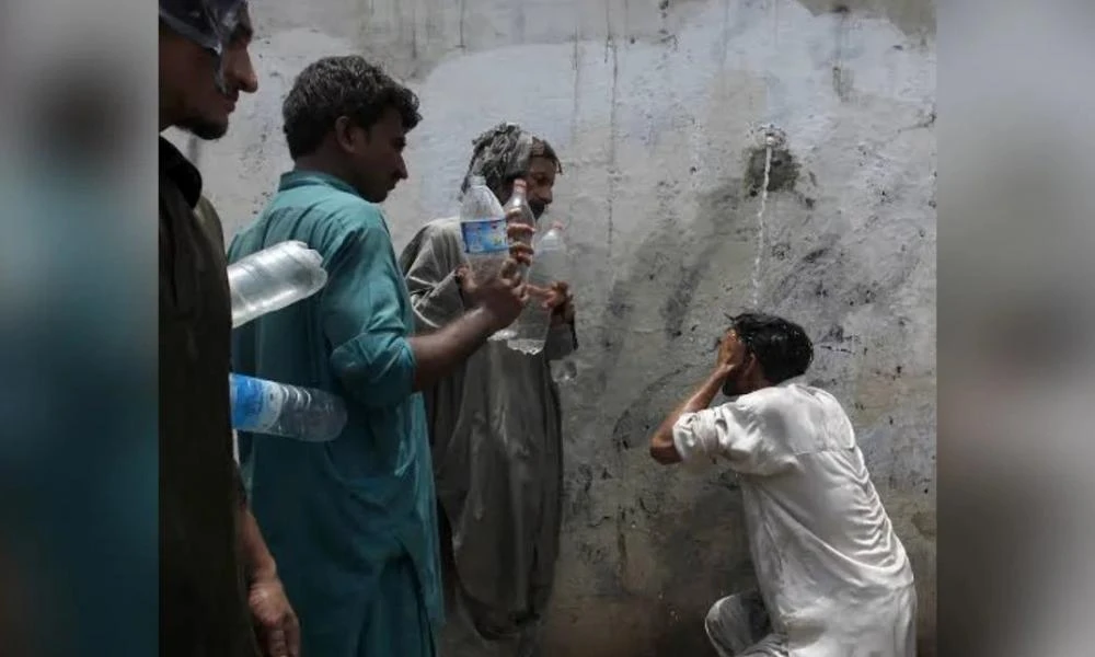 Πακιστάν: Προετοιμάζεται για καύσωνα 50 βαθμών - Κατασκευάζονται καταφύγια, φόβοι για τα κοπάδια ζώων